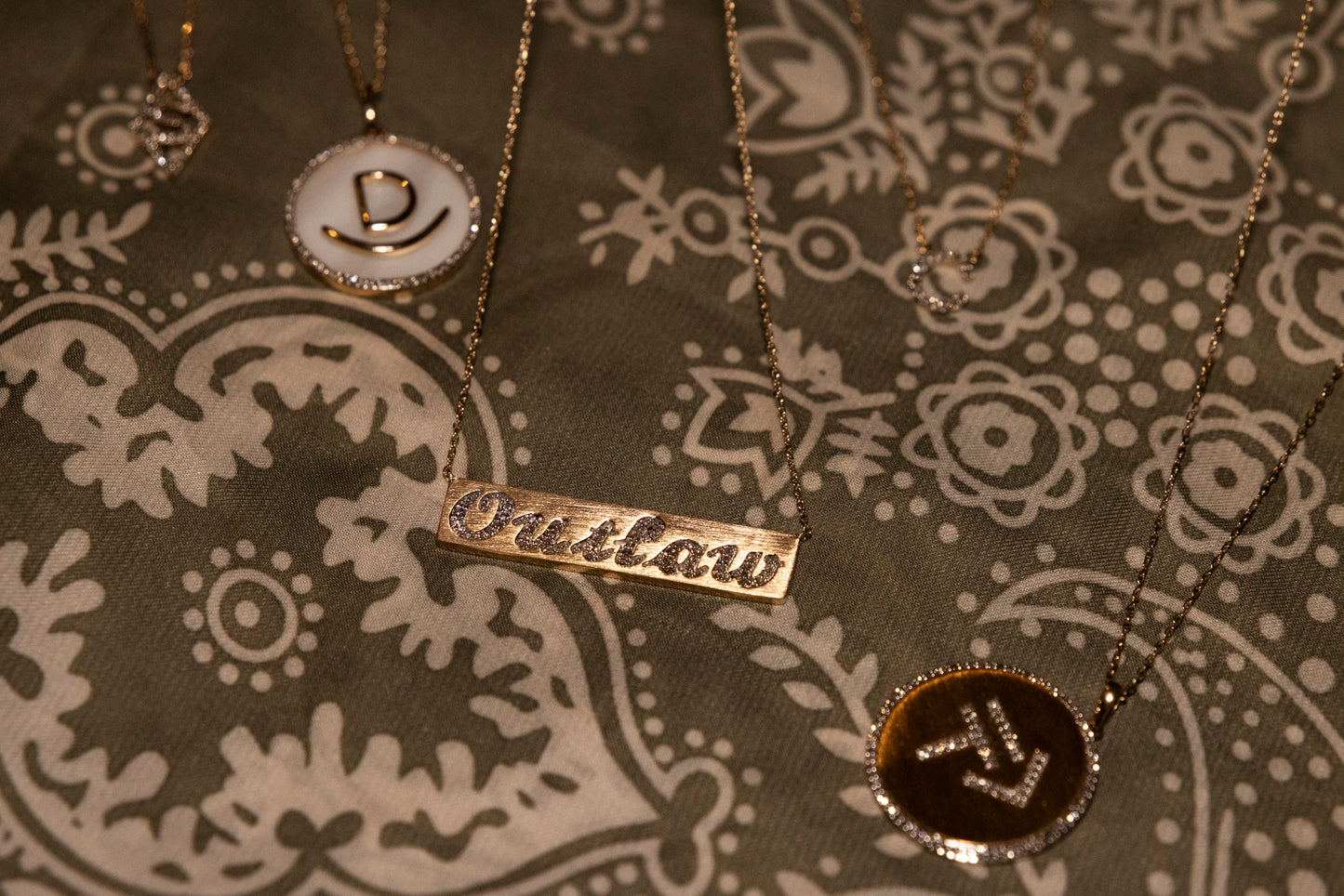 The Lee Medallion Personalized 14k Gold and Diamond Cattle Brand Pendant With Diamond Edge