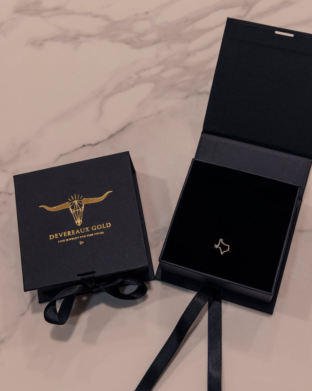 Diamond State of Texas Ring Yellow Gold in Devereaux Gold Packagin